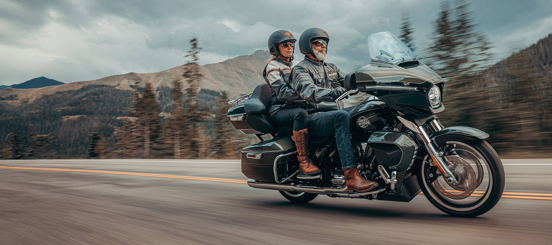 <p><span style="font-size:48px">Street Glide&reg; Limited</span></p><br/>