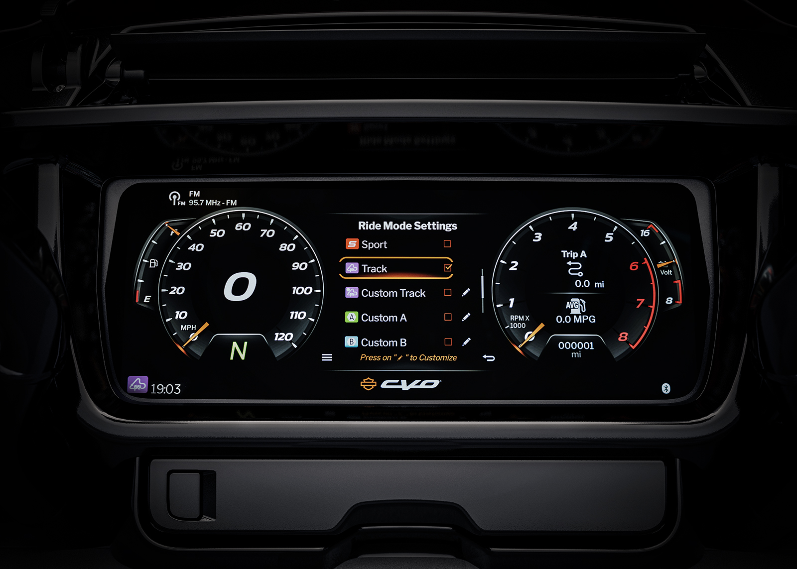 八种可选骑行模式，包含赛道模式与增强赛道模式